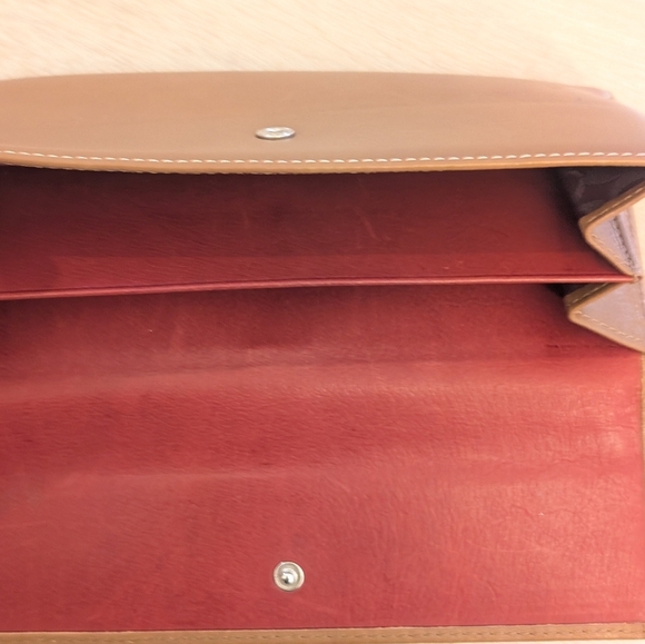 Coach Bi Fold Camel Wallet Leather Red Interior - Picture 5 of 7